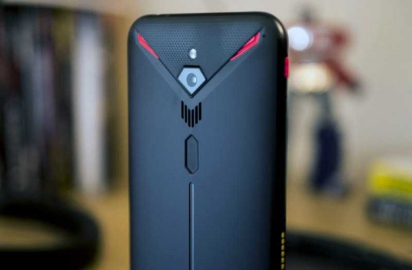 Обзор Nubia Red Magic 3: невероятно мощный и плавный смартфон