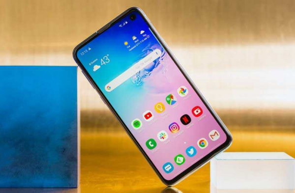 Обзор Samsung Galaxy S10e: почти все навороты по меньшей цене