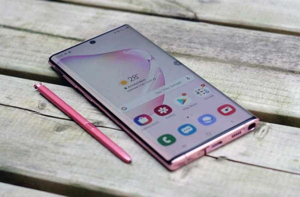 Первый обзор Samsung Galaxy Note 10: меньший смартфон с широкими возможностями