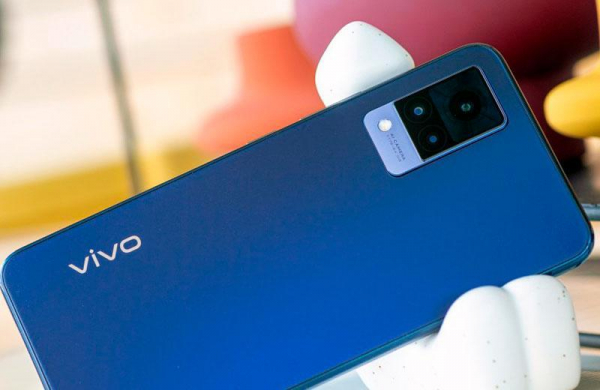 Обзор Vivo V21 5G: среднего смартфона для любителей селфи и Instagram