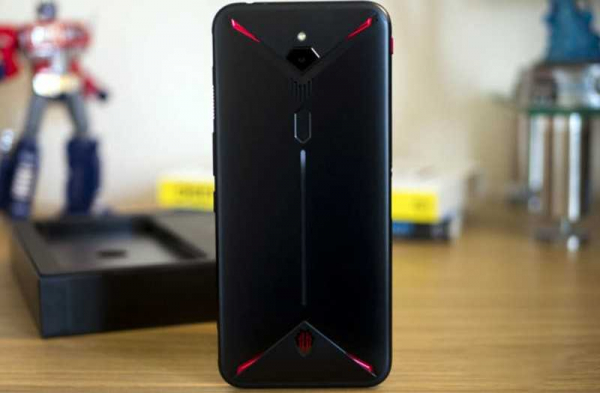 Обзор Nubia Red Magic 3: невероятно мощный и плавный смартфон