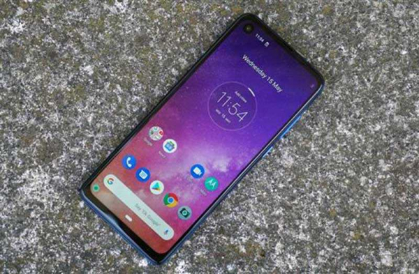 Обзор Motorola One Vision: недорогой телефон с чистым Android