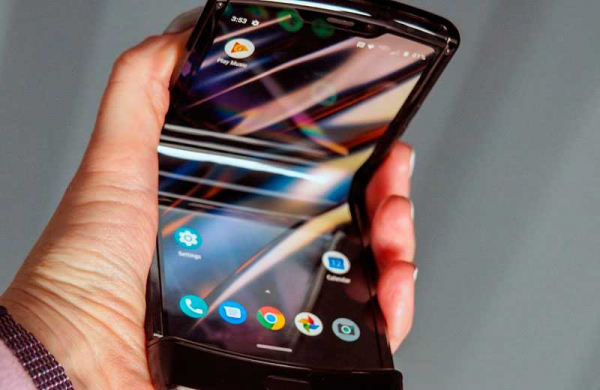 Обзор Motorola Razr 2019: раскладной смартфон будущего