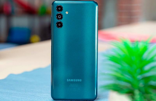 Обзор Galaxy A04s: самого дешёвого смартфона Samsung для базовых задач