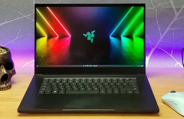 Обзор Razer Blade 15 (2022): дорогого ноутбука для HDR-игр со старыми проблемами