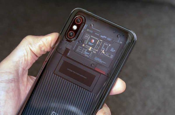 Обзор Xiaomi Mi 8 Pro: мощный и прозрачный смартфон