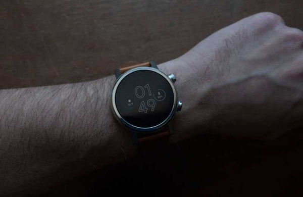 Обзор Moto 360 (2019): хорошие часы на средней платформе