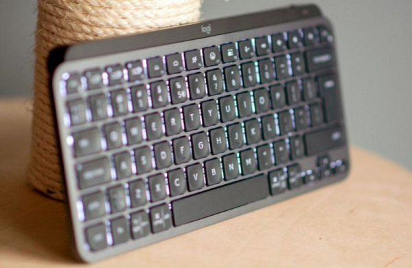 Обзор Logitech MX Keys Mini: идеальной беспроводной клавиатуры для работы с текстом