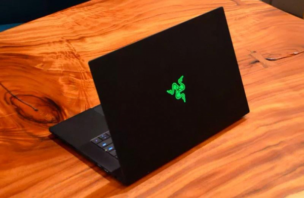 Обзор Razer Blade 15 (2022): дорогого ноутбука для HDR-игр со старыми проблемами